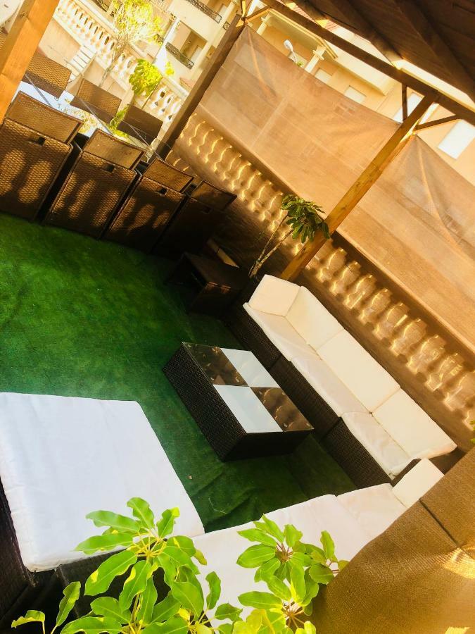 GRAN CASA con TERRAZA a 3 min Playa con Wifi - rodeada de servicios Roquetas de Mar Exterior foto