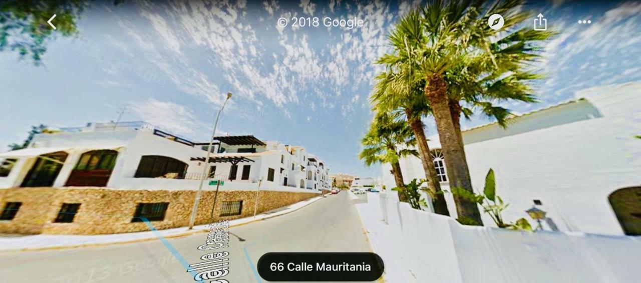GRAN CASA con TERRAZA a 3 min Playa con Wifi - rodeada de servicios Roquetas de Mar Exterior foto